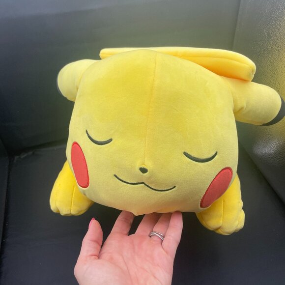 Jazwares -Pokemon 18" Sleeping Pikachu Plush  Toy - Picture 1 of 5